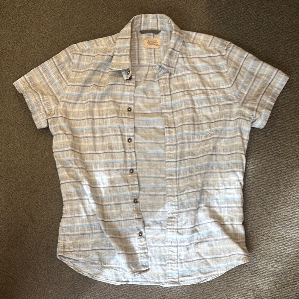Boston Traders Blue and Gray Casual Button Down Shirt
